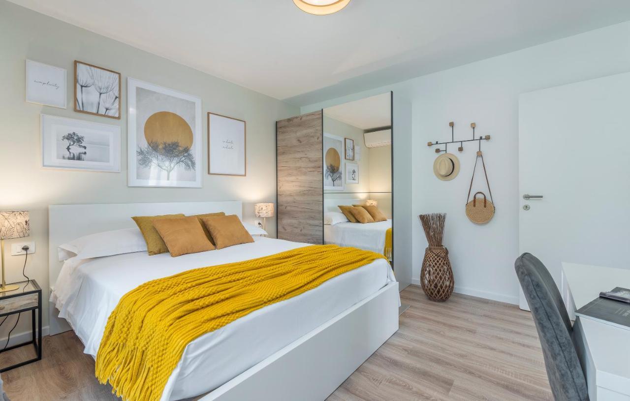 Just Renovated Stylish 2 Bedrooms Apartment Only A Few Steps From The Beach! Novigrad Istria 外观 照片