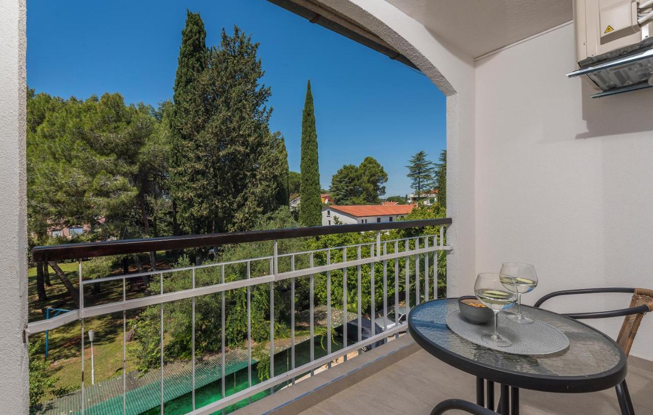 Just Renovated Stylish 2 Bedrooms Apartment Only A Few Steps From The Beach! Novigrad Istria 外观 照片
