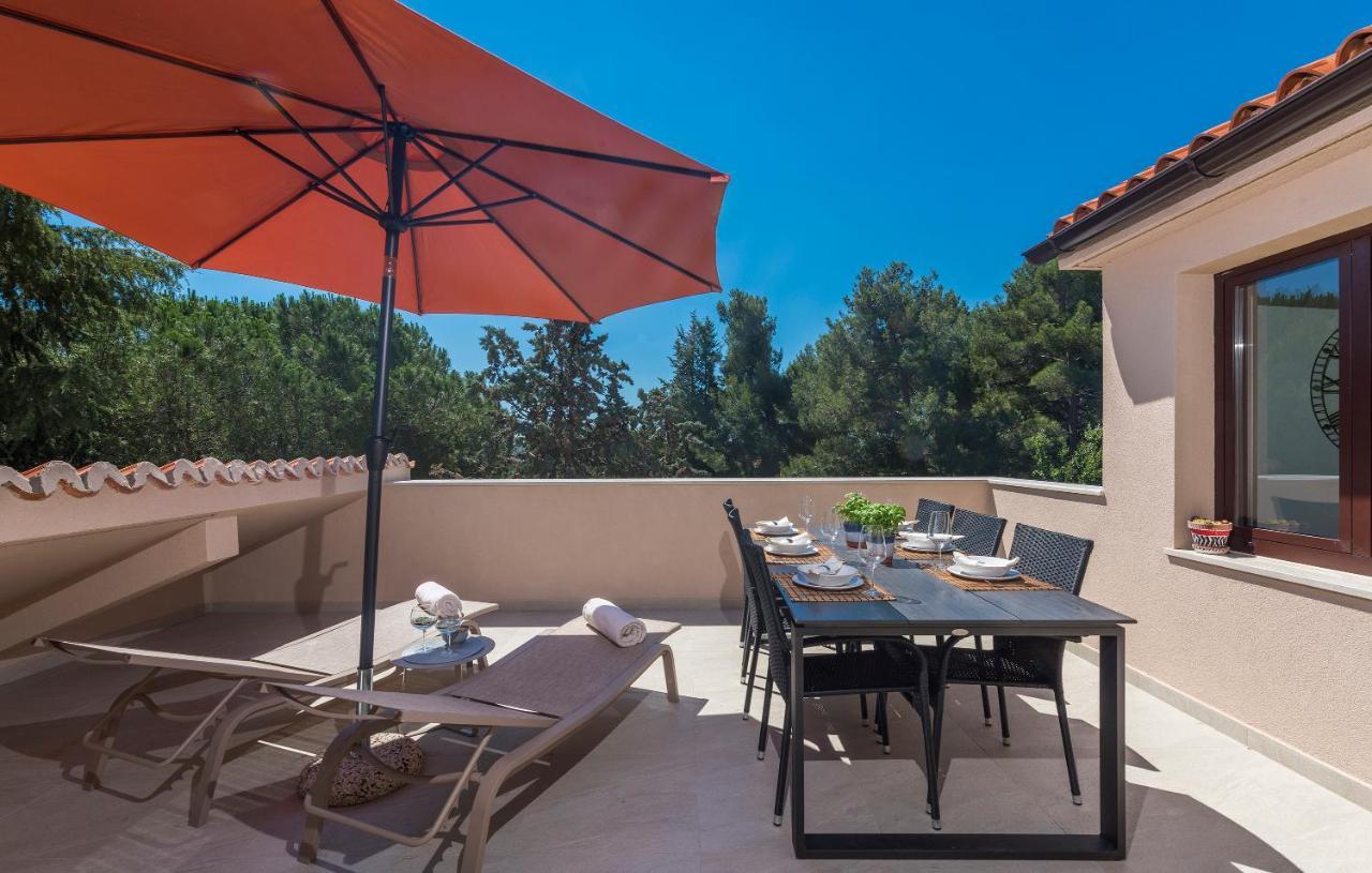 Just Renovated Stylish 2 Bedrooms Apartment Only A Few Steps From The Beach! Novigrad Istria 外观 照片